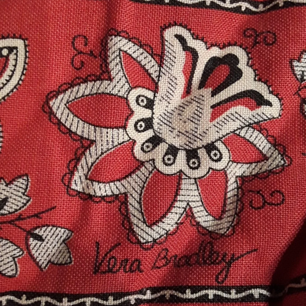 Vera Bradley Medium Red Flowered Backpack.⚘️